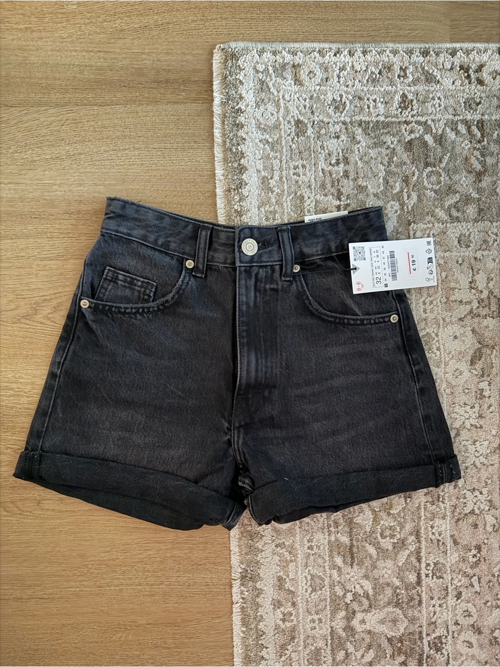 NWT zara women’s high rise rigid mom fit bermuda black denim shorts